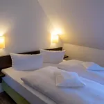 Am Grossen Waisenhaus