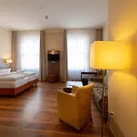 Am Grossen Waisenhaus 3*