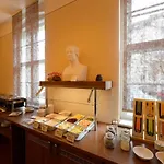 Am Grossen Waisenhaus 3*