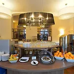 Am Grossen Waisenhaus 3*