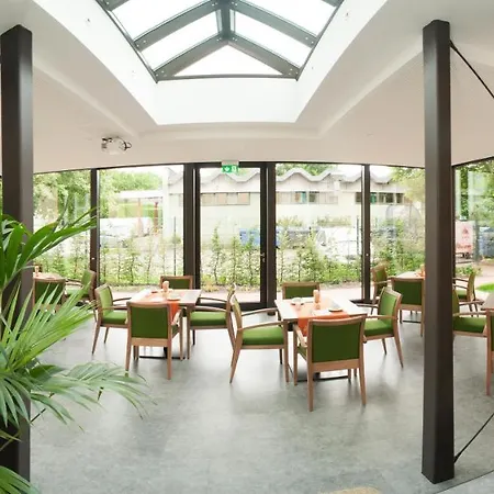 Am Grossen Waisenhaus 3*