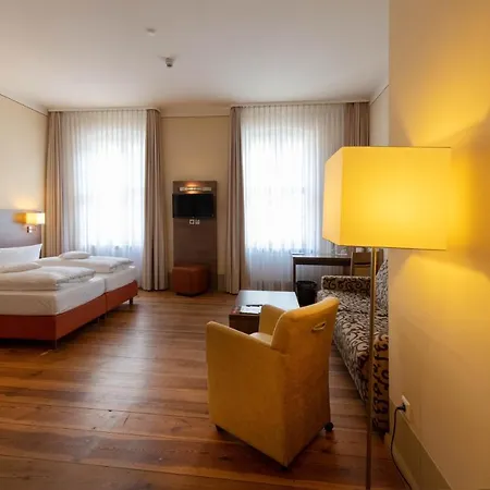 Am Grossen Waisenhaus 3*