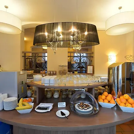 Am Grossen Waisenhaus 3*