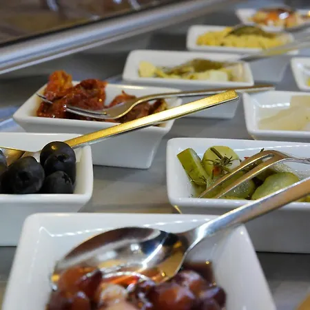 Am Grossen Waisenhaus 3*