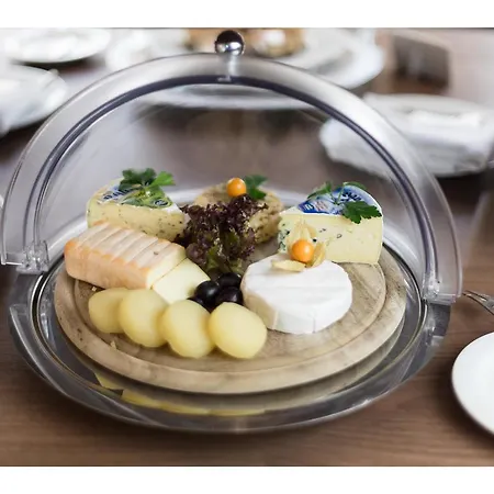 Am Grossen Waisenhaus 3*