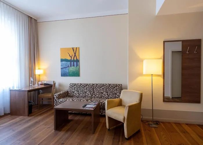 Am Grossen Waisenhaus Потсдам