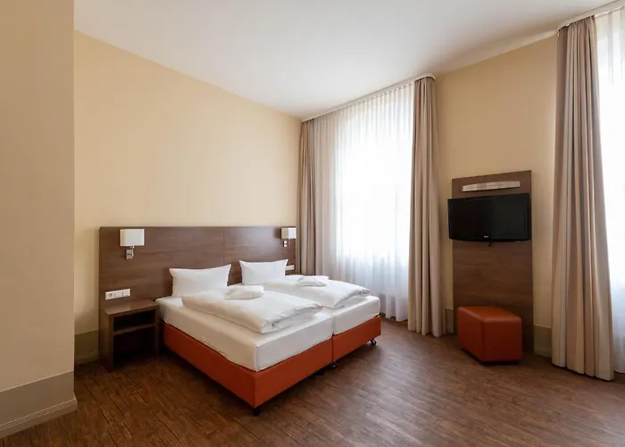 Am Grossen Waisenhaus 3*