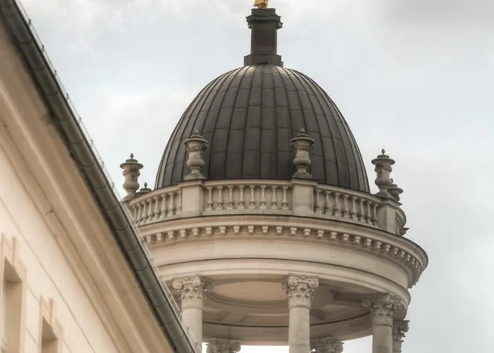 Am Grossen Waisenhaus 3*